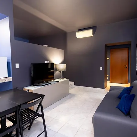 Cozy Near To Duomo Daire Milano